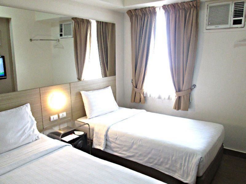 Red Planet Manila Malate Mabini Hotel Buitenkant foto
