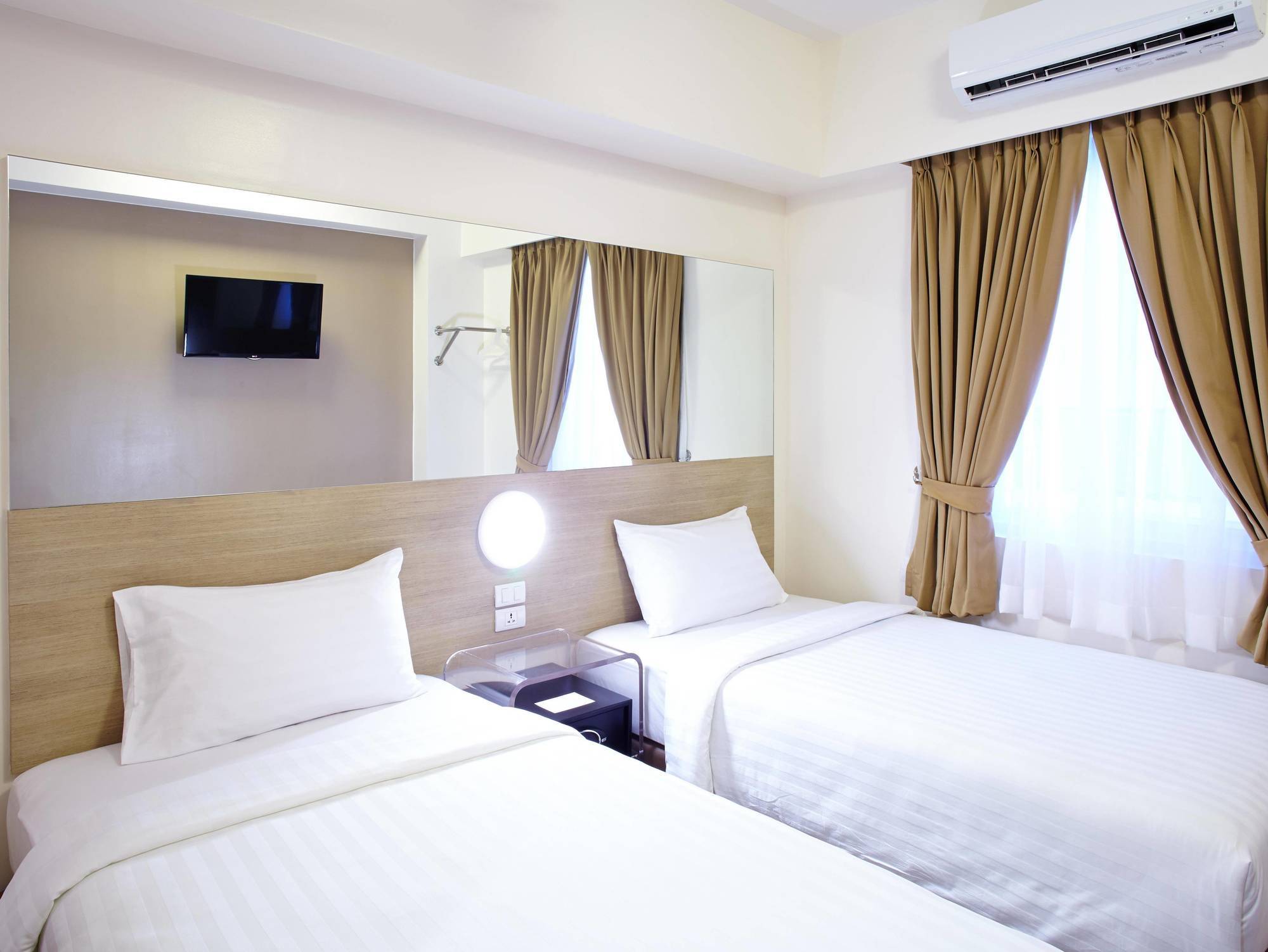 Red Planet Manila Malate Mabini Hotel Buitenkant foto