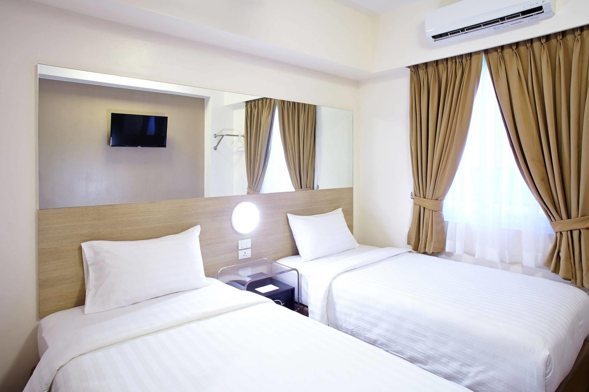 Red Planet Manila Malate Mabini Hotel Buitenkant foto